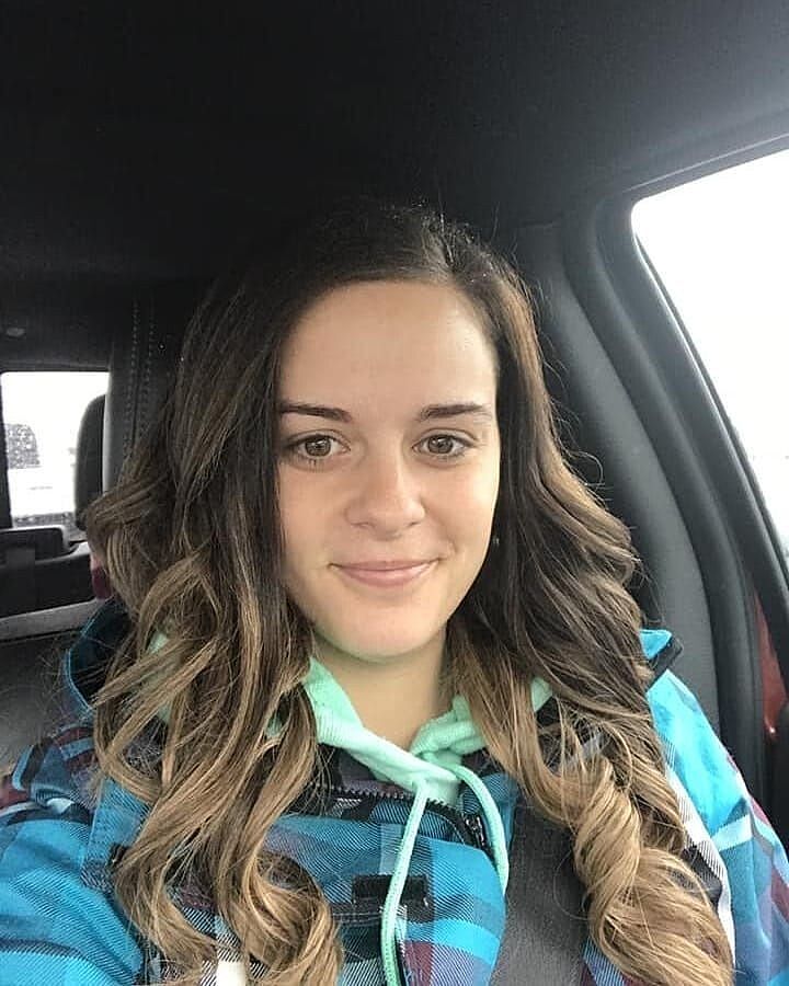 Customer wearing honey brown & ash blonde #12/24 hair extensions