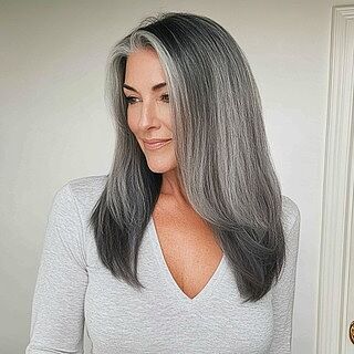 Customer wearing color 1B40 hair extensions