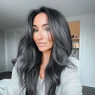 Customer wearing color 1B40 hair extensions