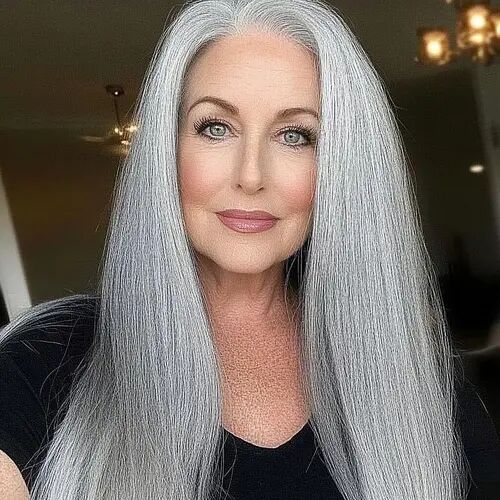 Customer wearing color #1B/80 hair extensions
