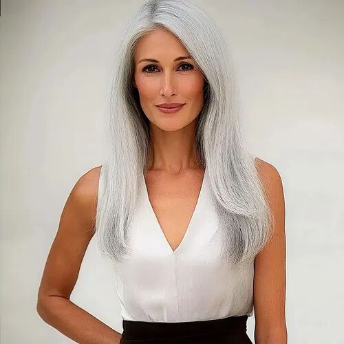 Customer wearing color #1B/80 hair extensions